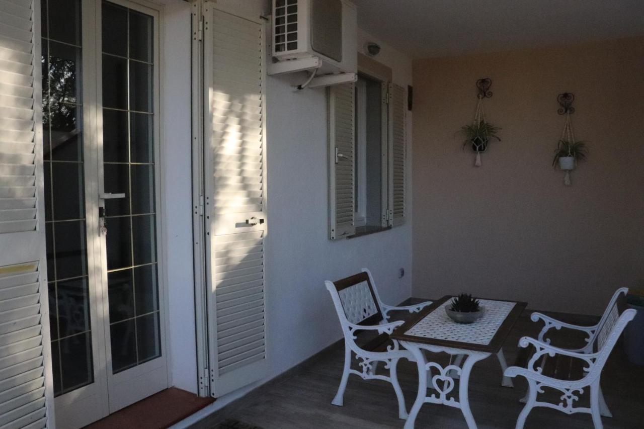 Casa Oleandri Villa Golfo Aranci Exterior photo