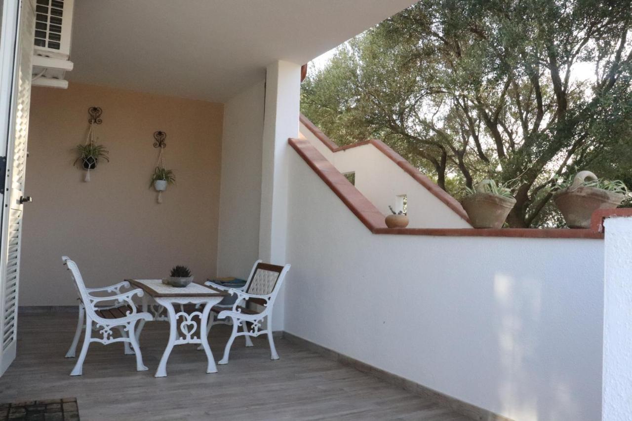 Casa Oleandri Villa Golfo Aranci Exterior photo